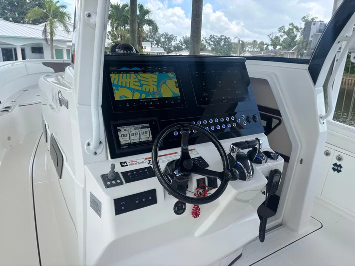  Yacht Photos Pics 2022 EDGEWATER 370 CC - Image 34