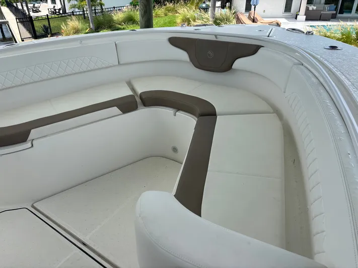  Yacht Photos Pics 2022 EDGEWATER 370 CC - Image 44