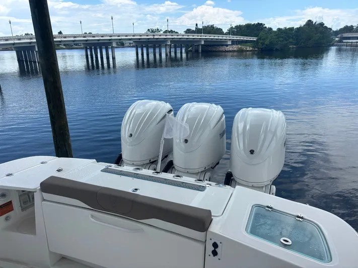  Yacht Photos Pics 2022 EDGEWATER 370 CC - Image 23