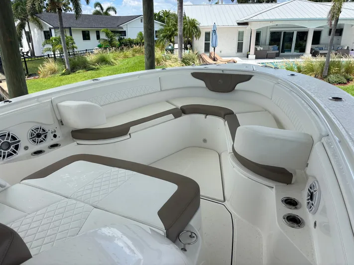  Yacht Photos Pics 2022 EDGEWATER 370 CC - Image 43