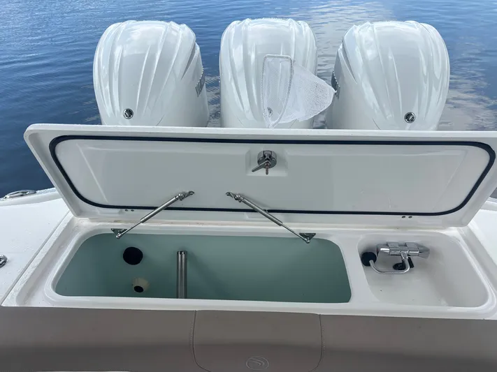  Yacht Photos Pics 2022 EDGEWATER 370 CC - Image 25