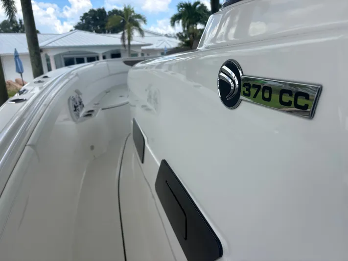  Yacht Photos Pics 2022 EDGEWATER 370 CC - Image 41