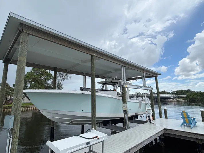  Yacht Photos Pics 2022 EDGEWATER 370 CC - Image 18