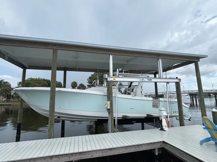  Yacht Photos Pics 2022 EDGEWATER 370 CC - Image 19