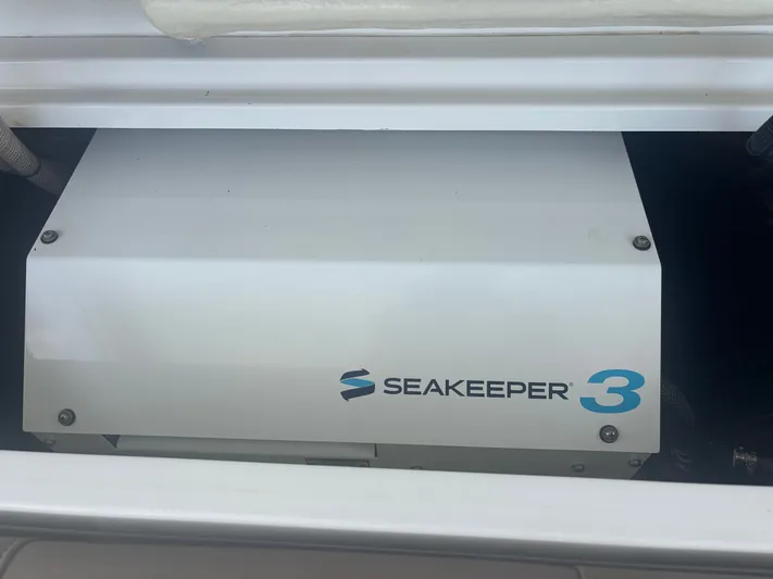  Yacht Photos Pics 2022 EDGEWATER 370 CC - Image 55