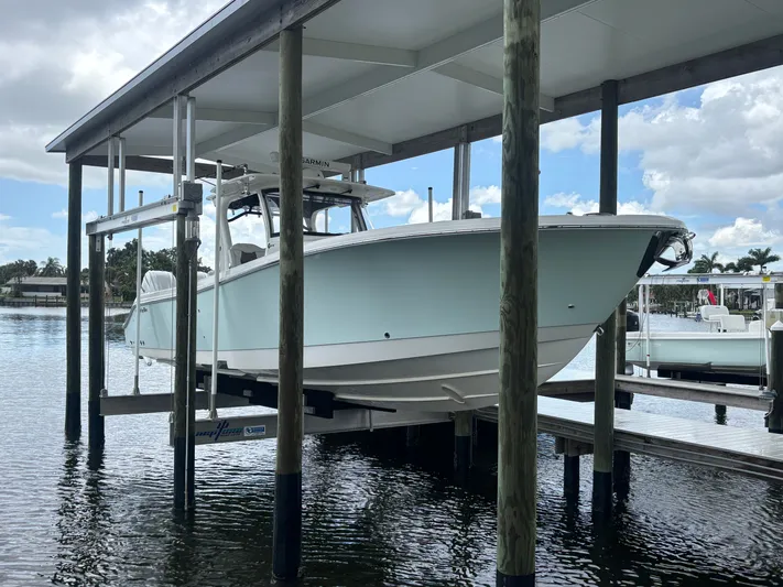  Yacht Photos Pics 2022 EDGEWATER 370 CC - Image 15