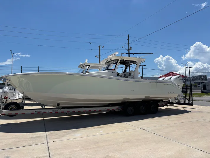  Yacht Photos Pics 2022 EDGEWATER 370 CC - Image 11