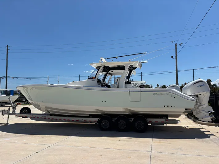  Yacht Photos Pics 2022 EDGEWATER 370 CC - Image 12