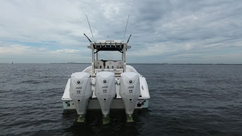  Yacht Photos Pics 2022 EDGEWATER 370 CC - Image 7