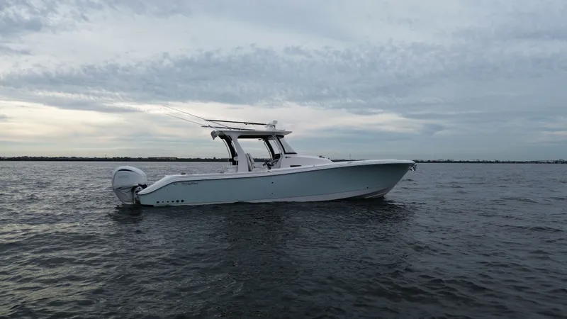  Yacht Photos Pics 2022 EDGEWATER 370 CC - Image 3