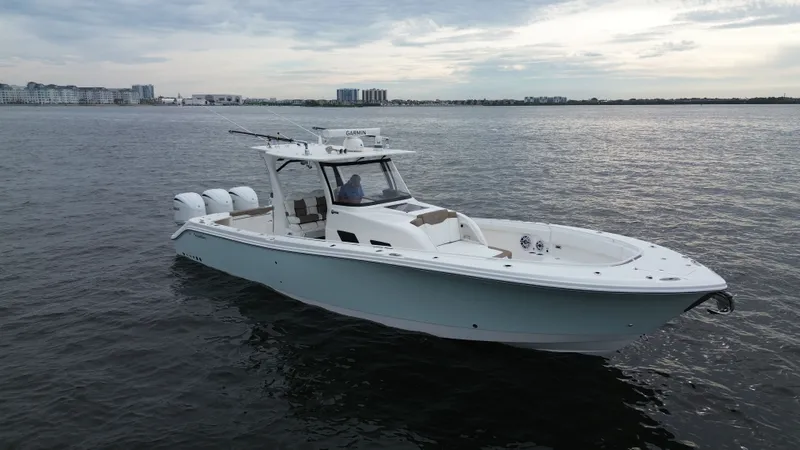  Yacht Photos Pics 2022 EDGEWATER 370 CC - Image 2