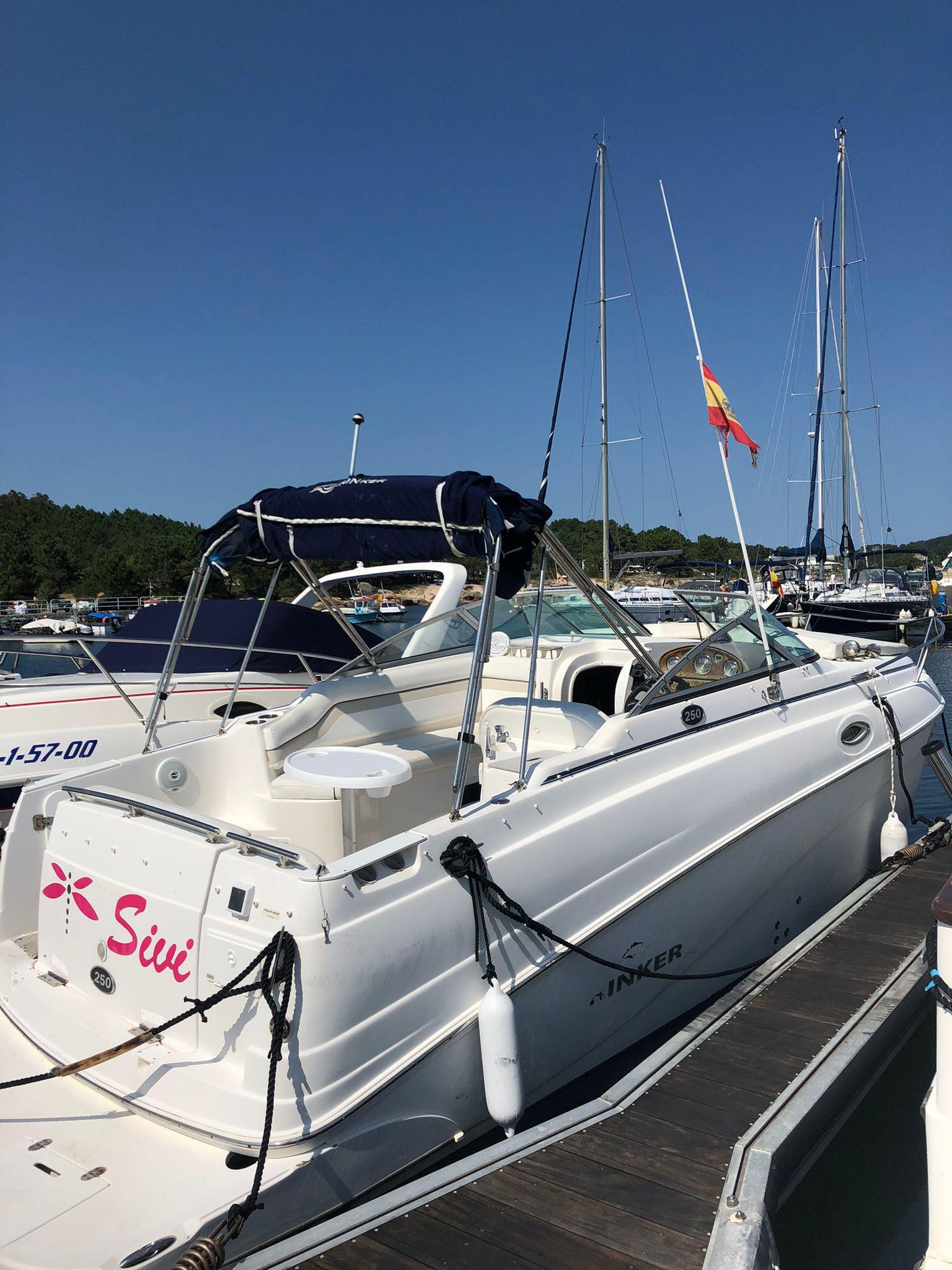 Used Rinker Fiesta Vee 250 in Pontevedra - iNautia