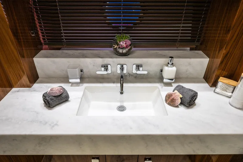 Seawater Yacht Photos Pics 