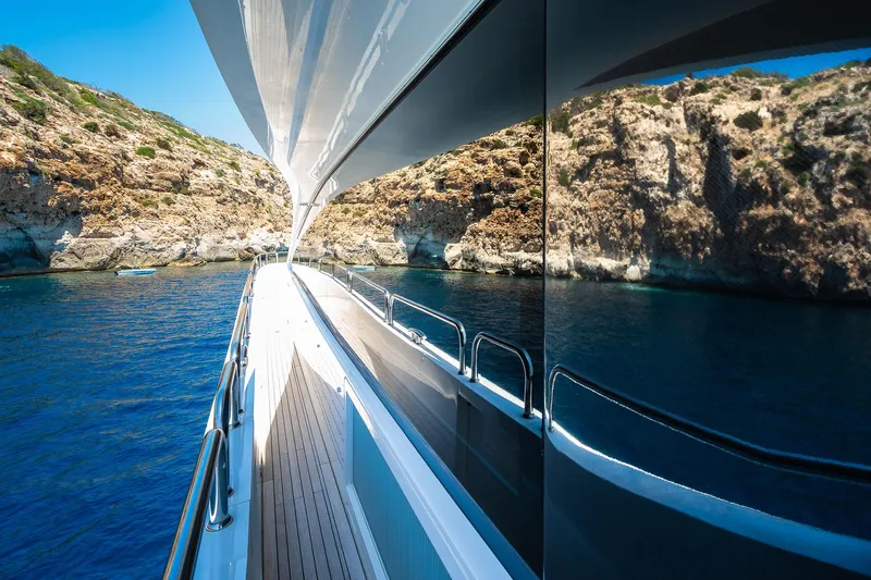 Seawater Yacht Photos Pics 