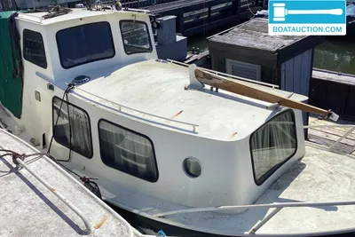 1900 Motorboat 600