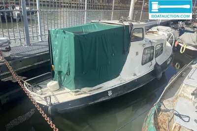 1900 Motorboat 600