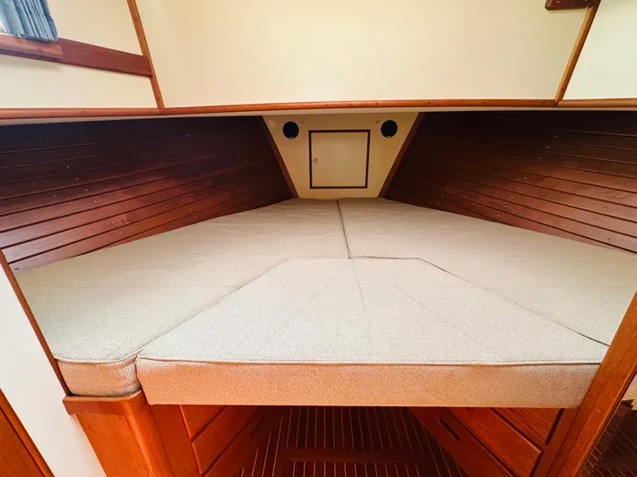 Sora Yacht Photos Pics 