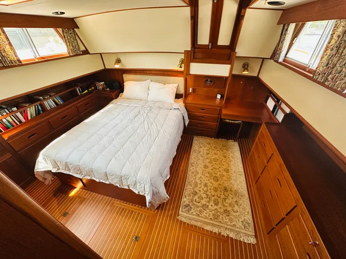 Sora Yacht Photos Pics 