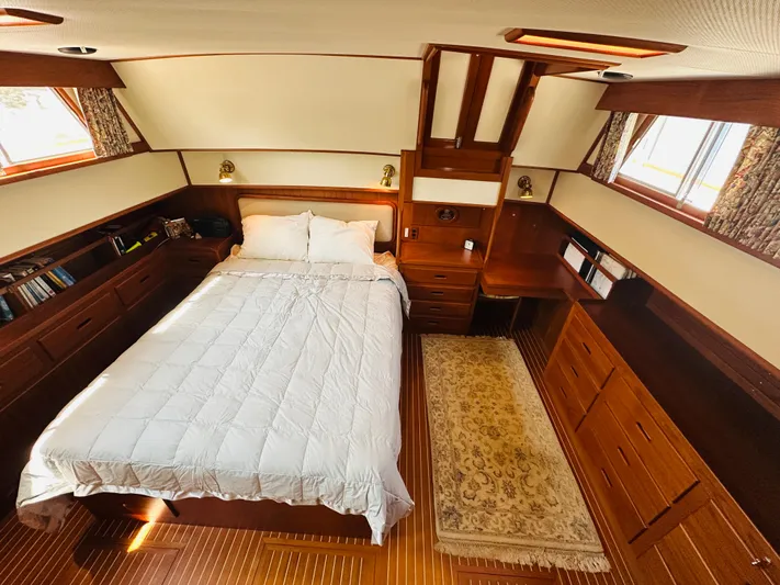 Sora Yacht Photos Pics 