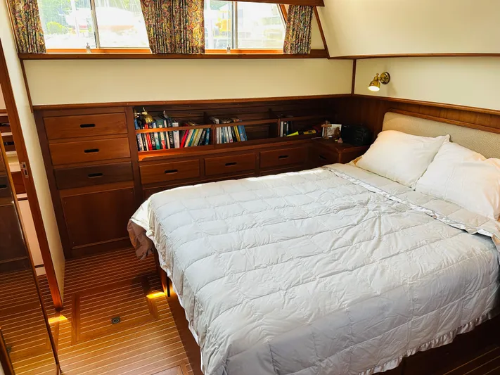 Sora Yacht Photos Pics 