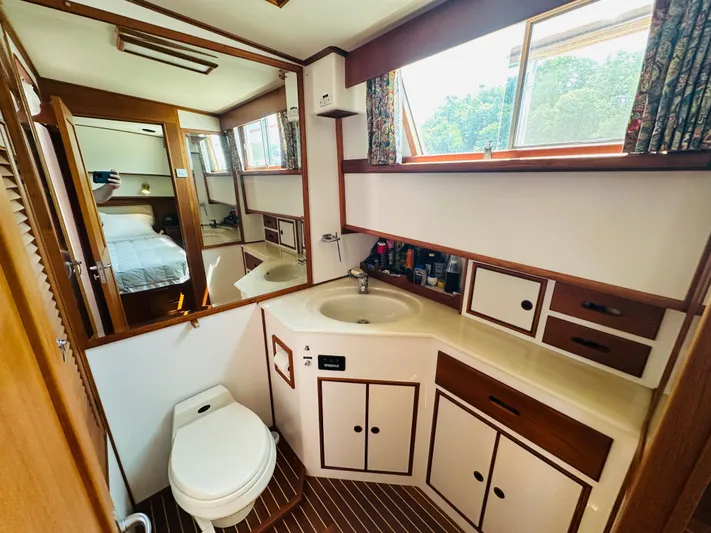 Sora Yacht Photos Pics 