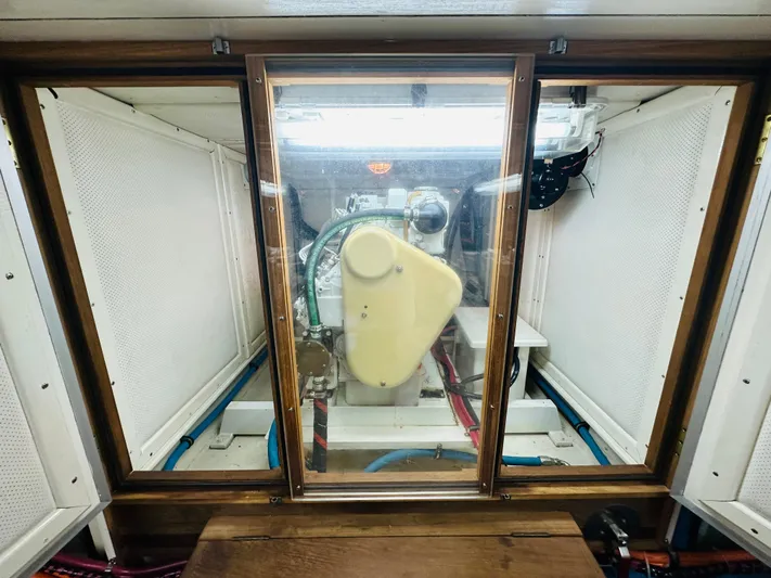 Sora Yacht Photos Pics 