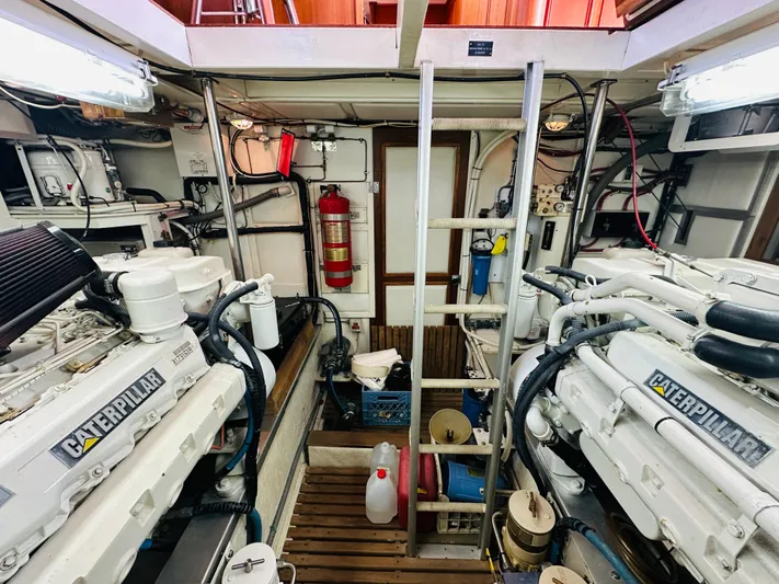 Sora Yacht Photos Pics 