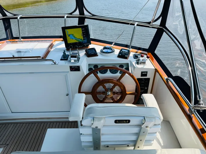 Sora Yacht Photos Pics 