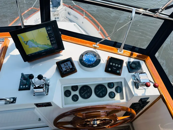 Sora Yacht Photos Pics 