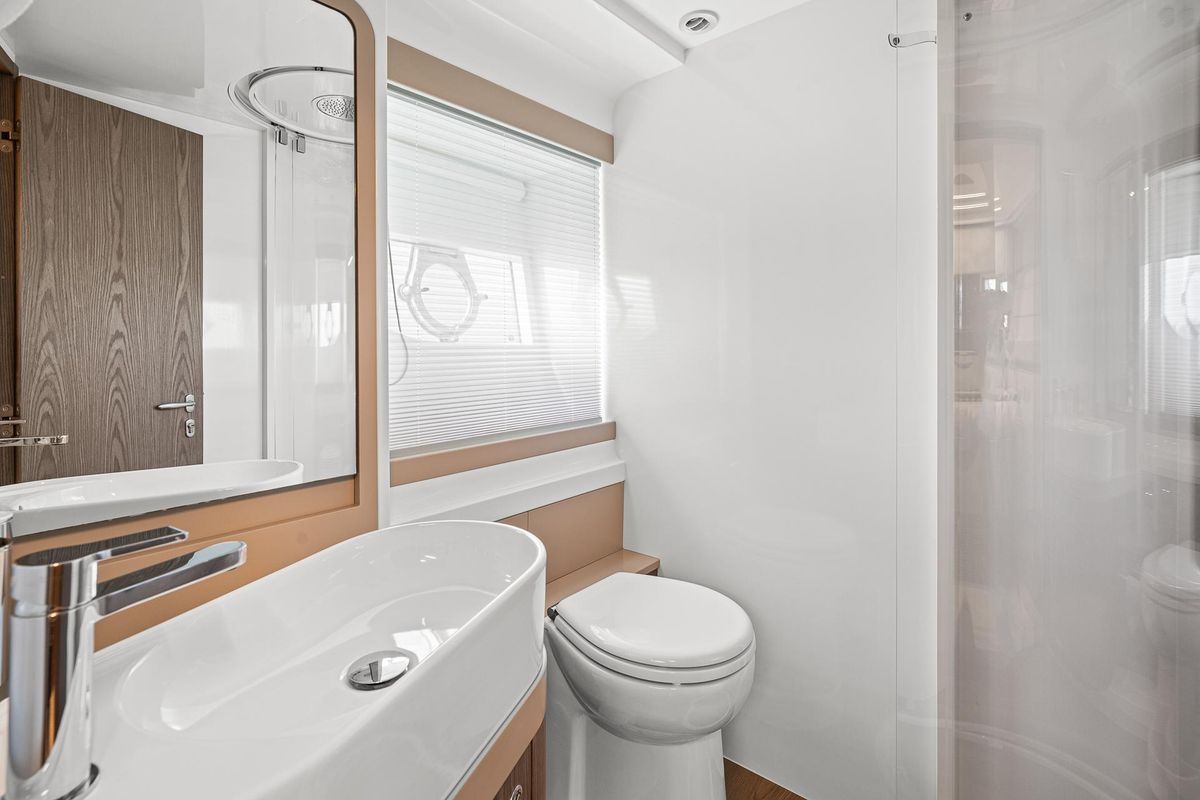2018 Ferretti Yachts 55 