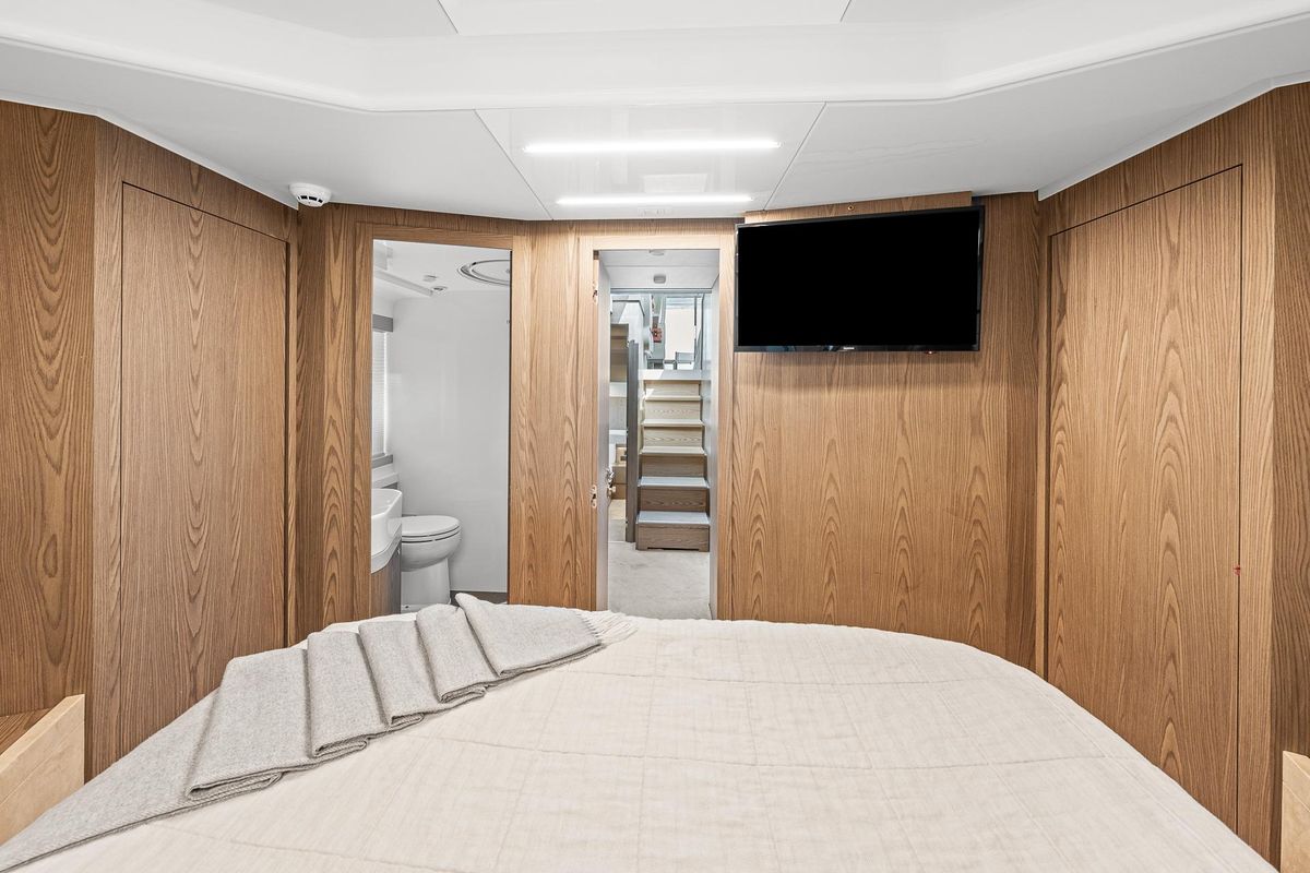 2018 Ferretti Yachts 55 