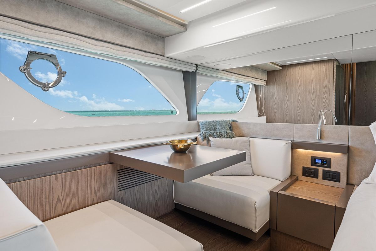 2018 Ferretti Yachts 55 
