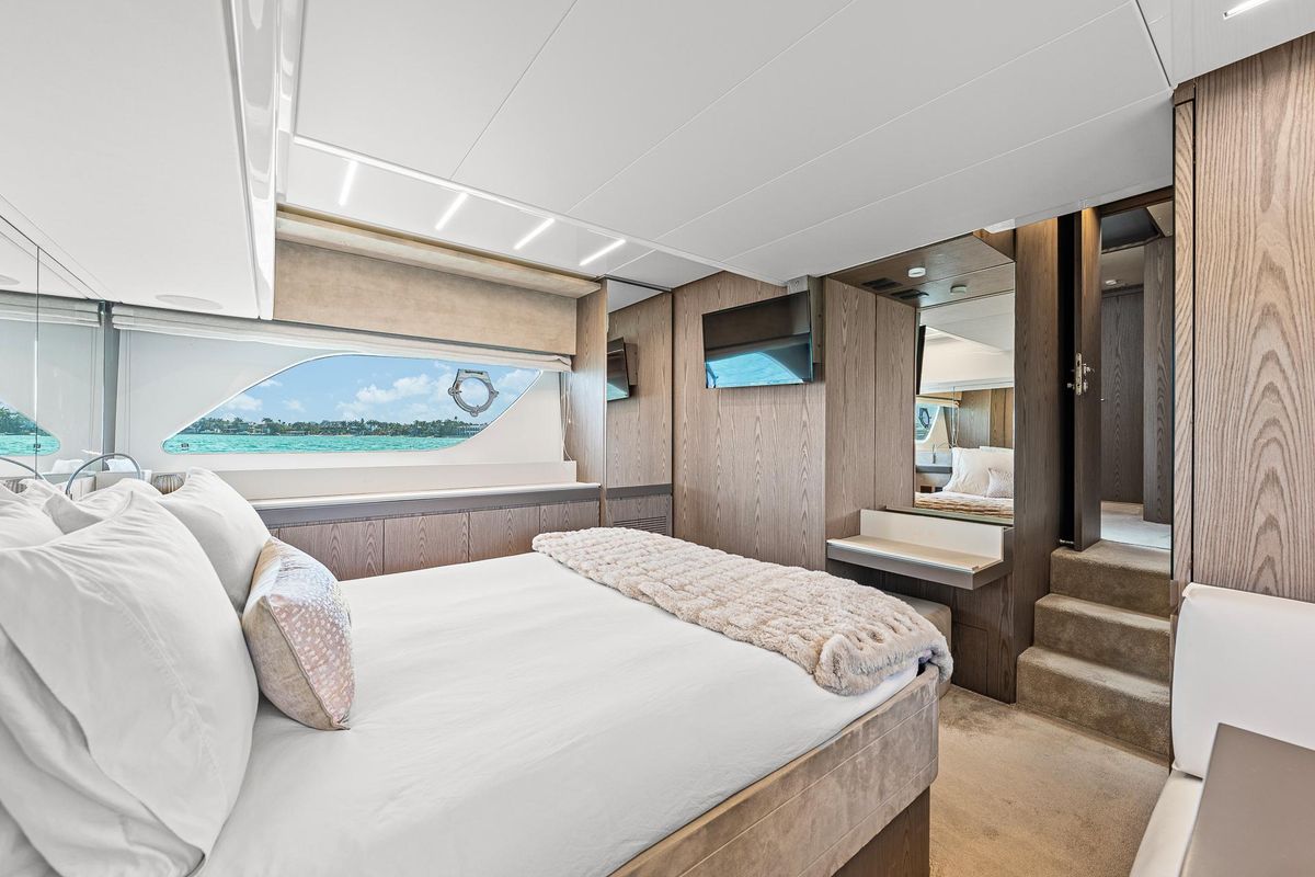 2018 Ferretti Yachts 55 