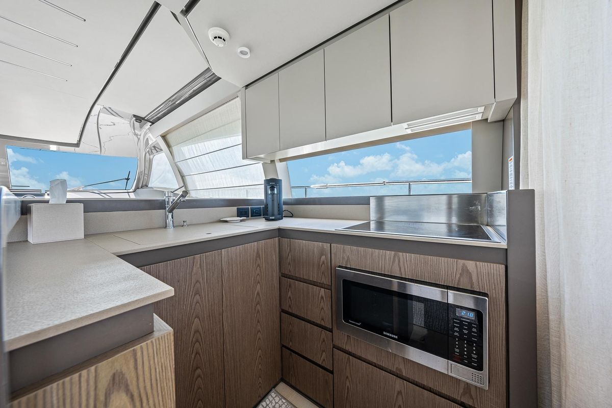 2018 Ferretti Yachts 55 