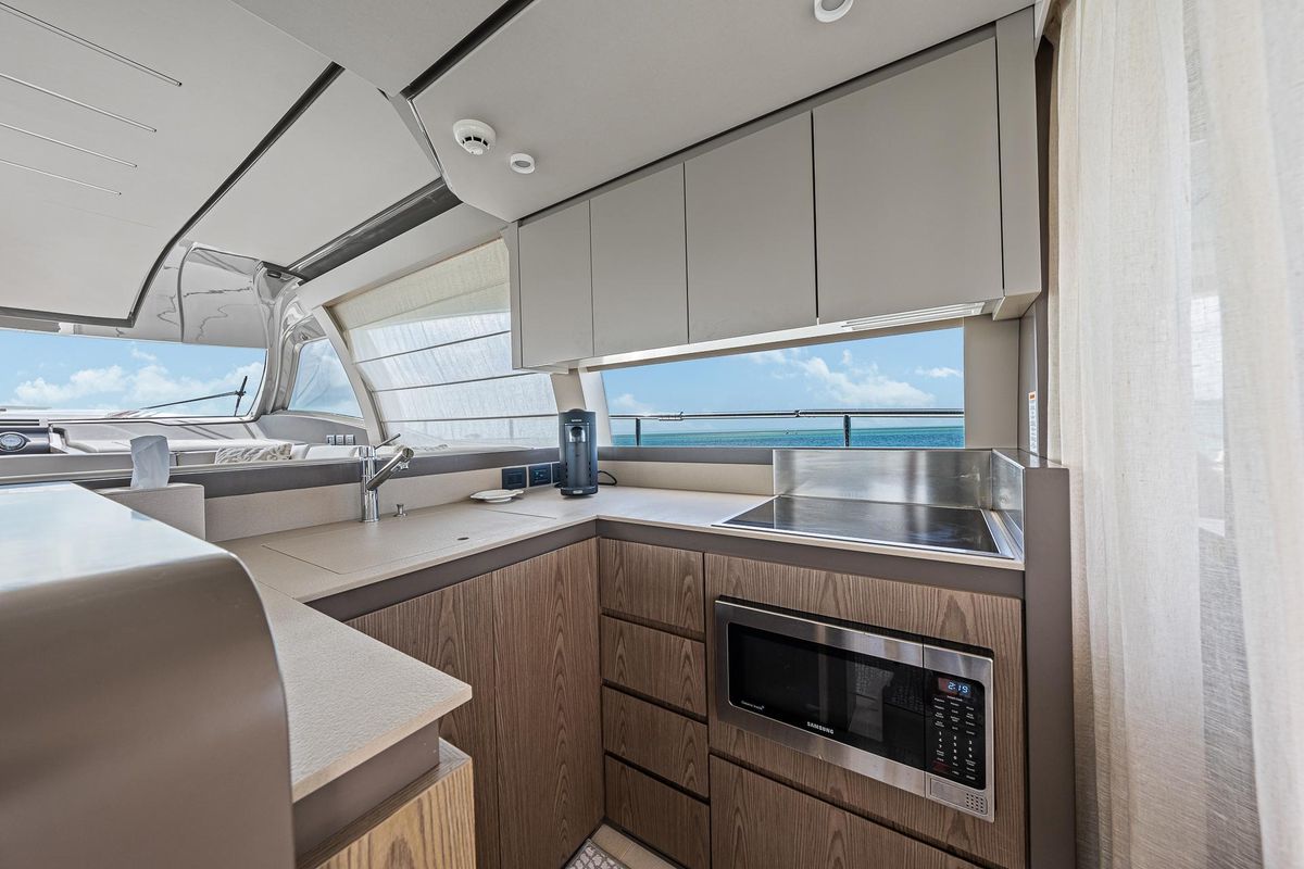 2018 Ferretti Yachts 55 