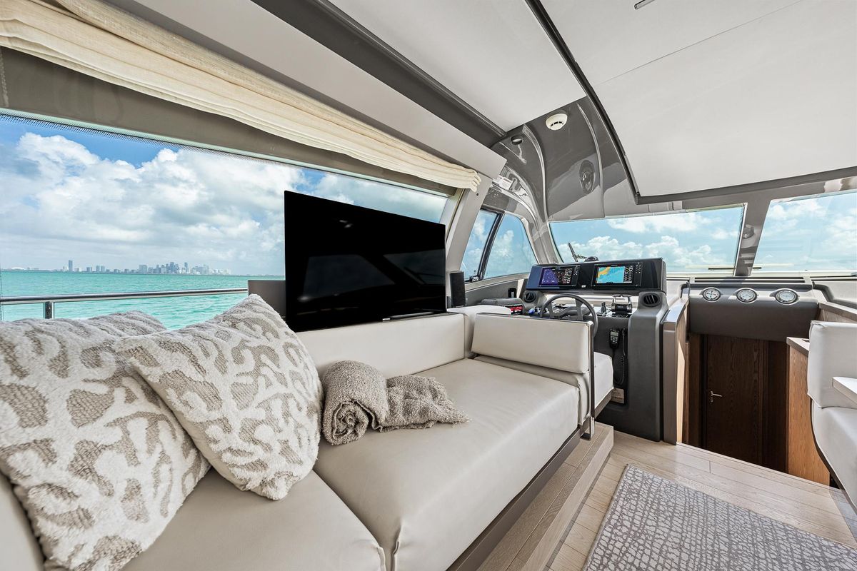2018 Ferretti Yachts 55 