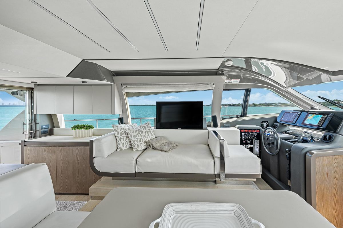 2018 Ferretti Yachts 55 