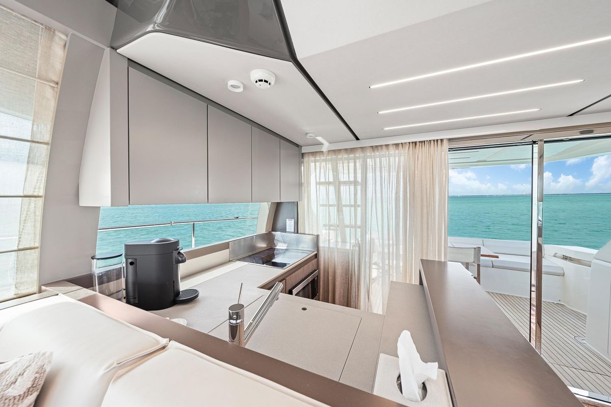 2018 Ferretti Yachts 55 