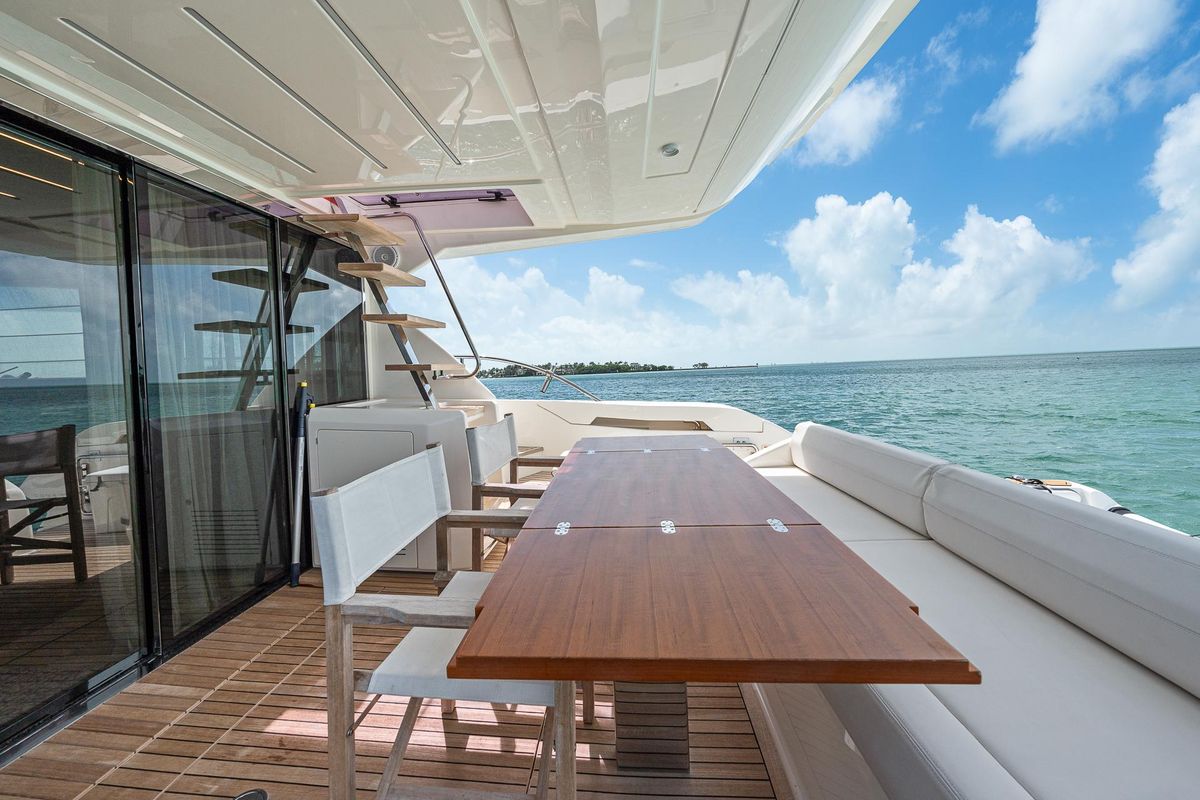 2018 Ferretti Yachts 55 