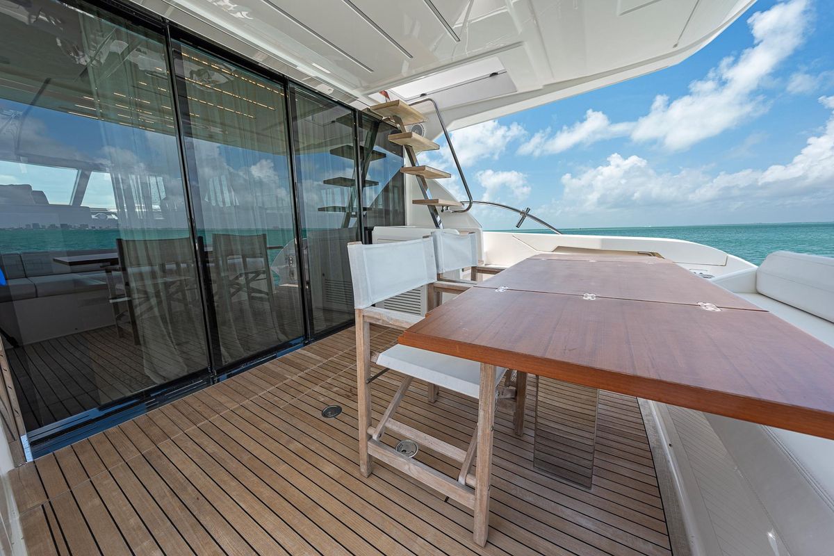 2018 Ferretti Yachts 55 