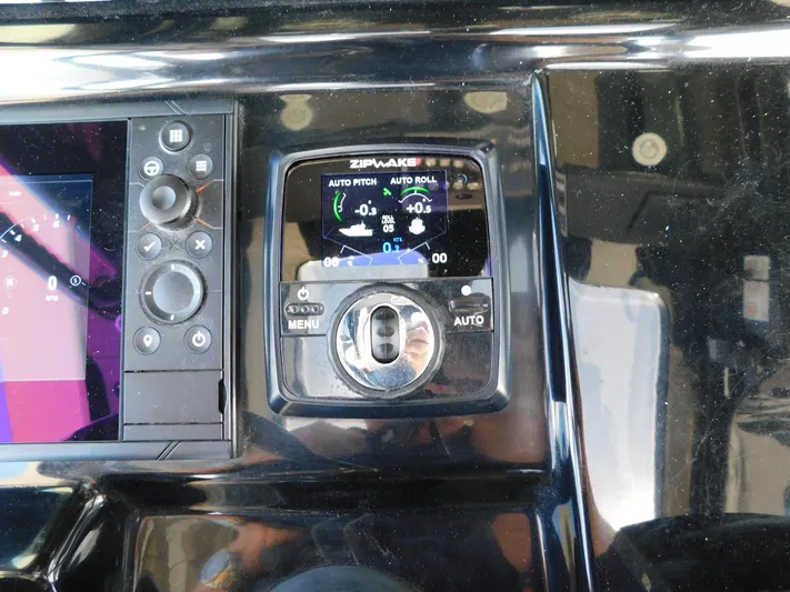 Patriot V Yacht Photos Pics 