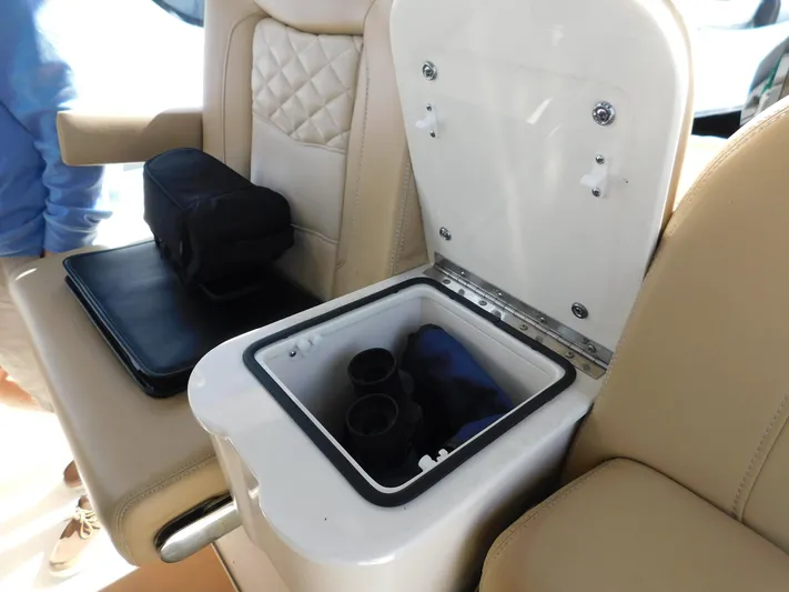 Patriot V Yacht Photos Pics 