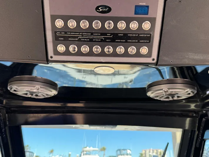 Patriot V Yacht Photos Pics 