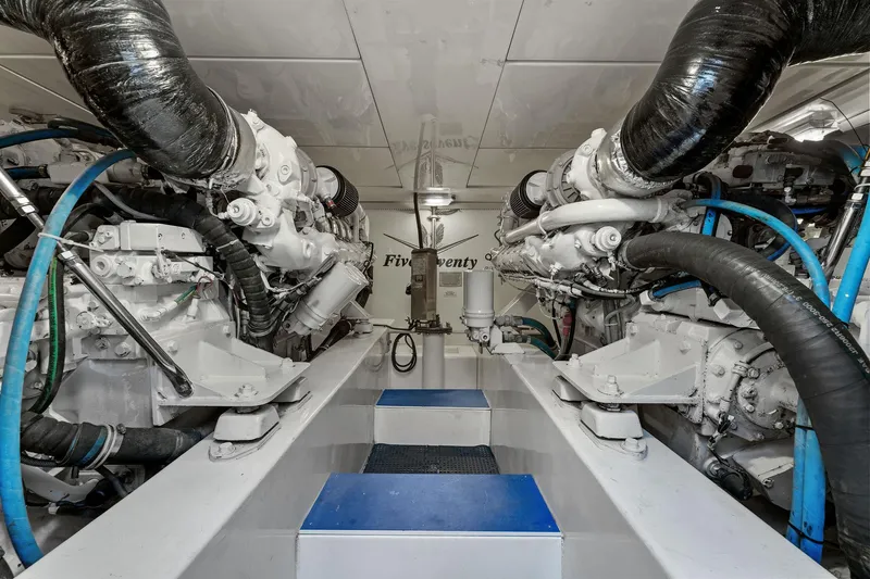 Cara Mia Yacht Photos Pics 