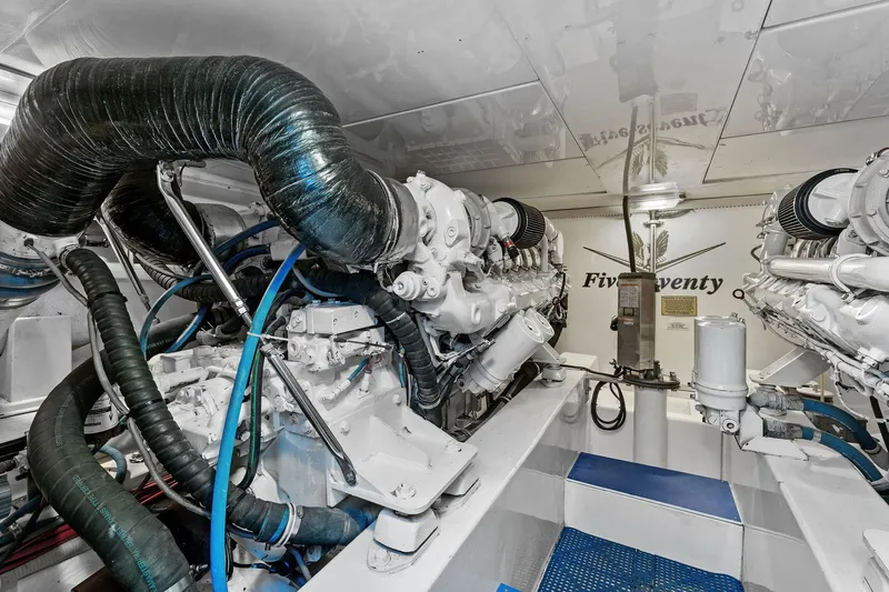 Cara Mia Yacht Photos Pics 