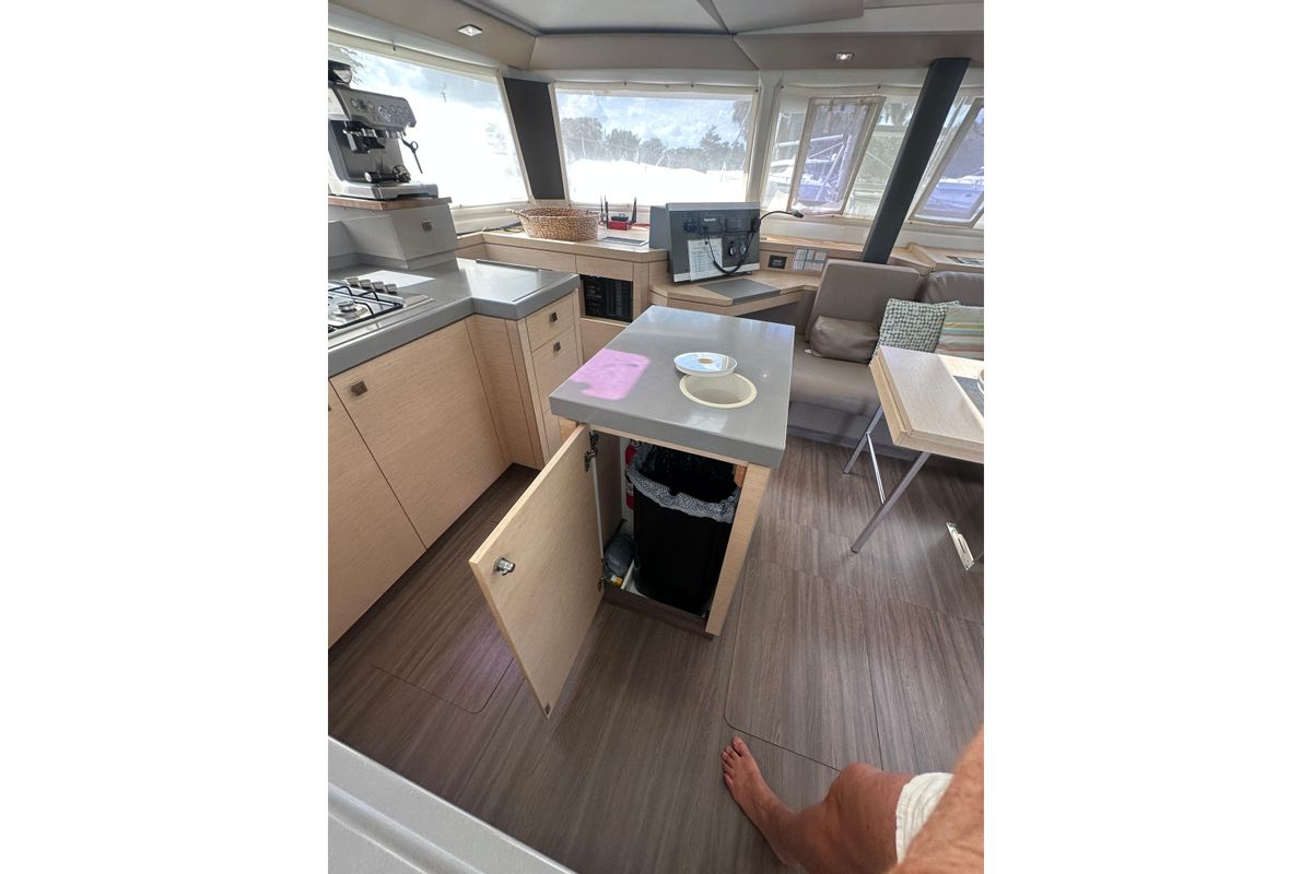 2019 Fountaine Pajot 47 