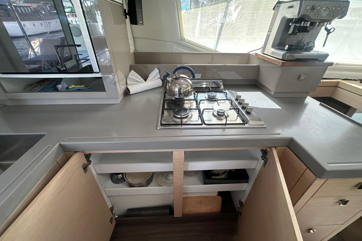 2019 Fountaine Pajot 47 