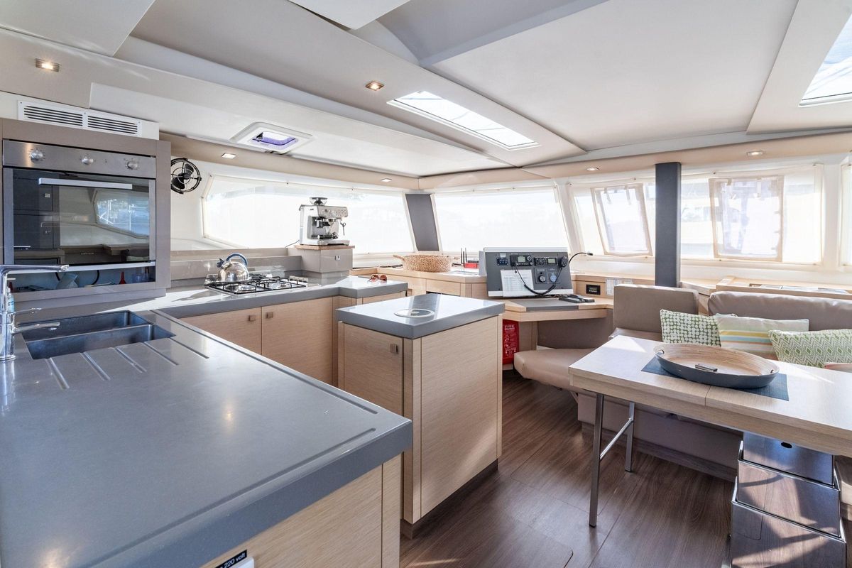2019 Fountaine Pajot 47 