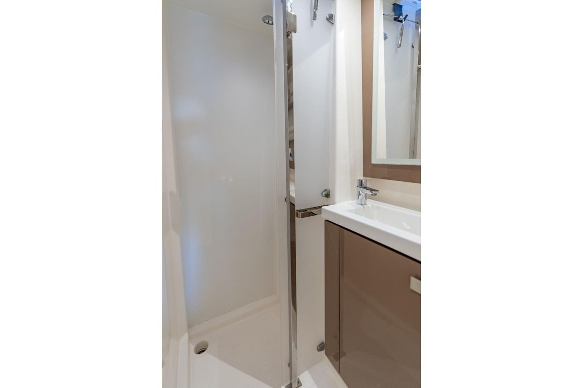 2019 Fountaine Pajot 47 