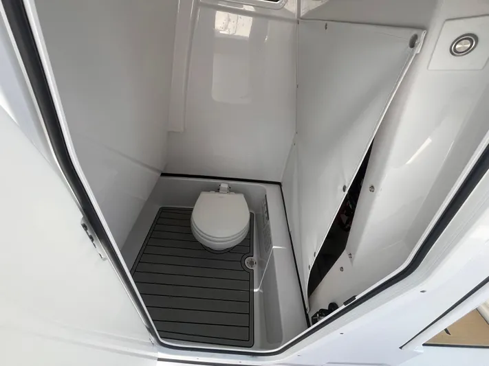  Yacht Photos Pics 2024 SPORTSMAN 267 MASTERS OE - Image 11